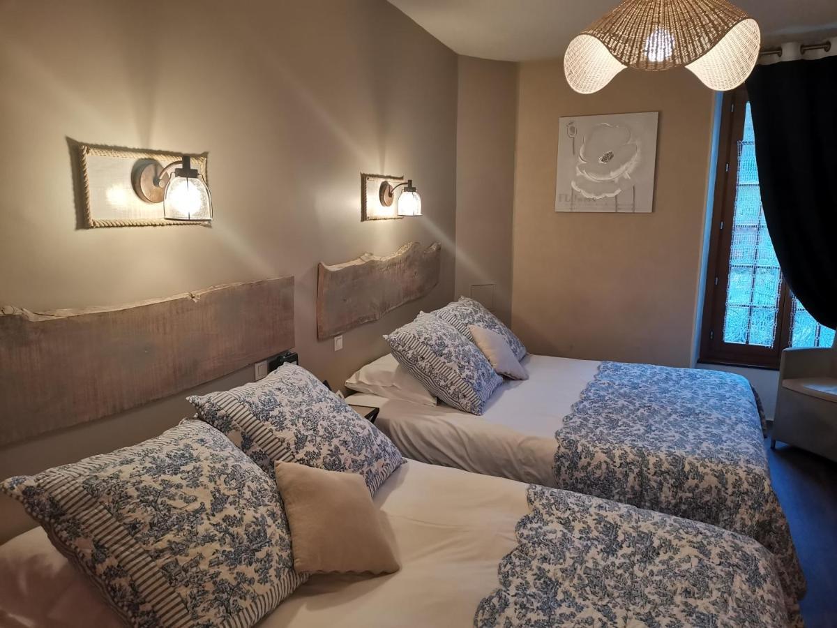 Logis Hotel-Restaurant Le Relais Hauterives Bagian luar foto