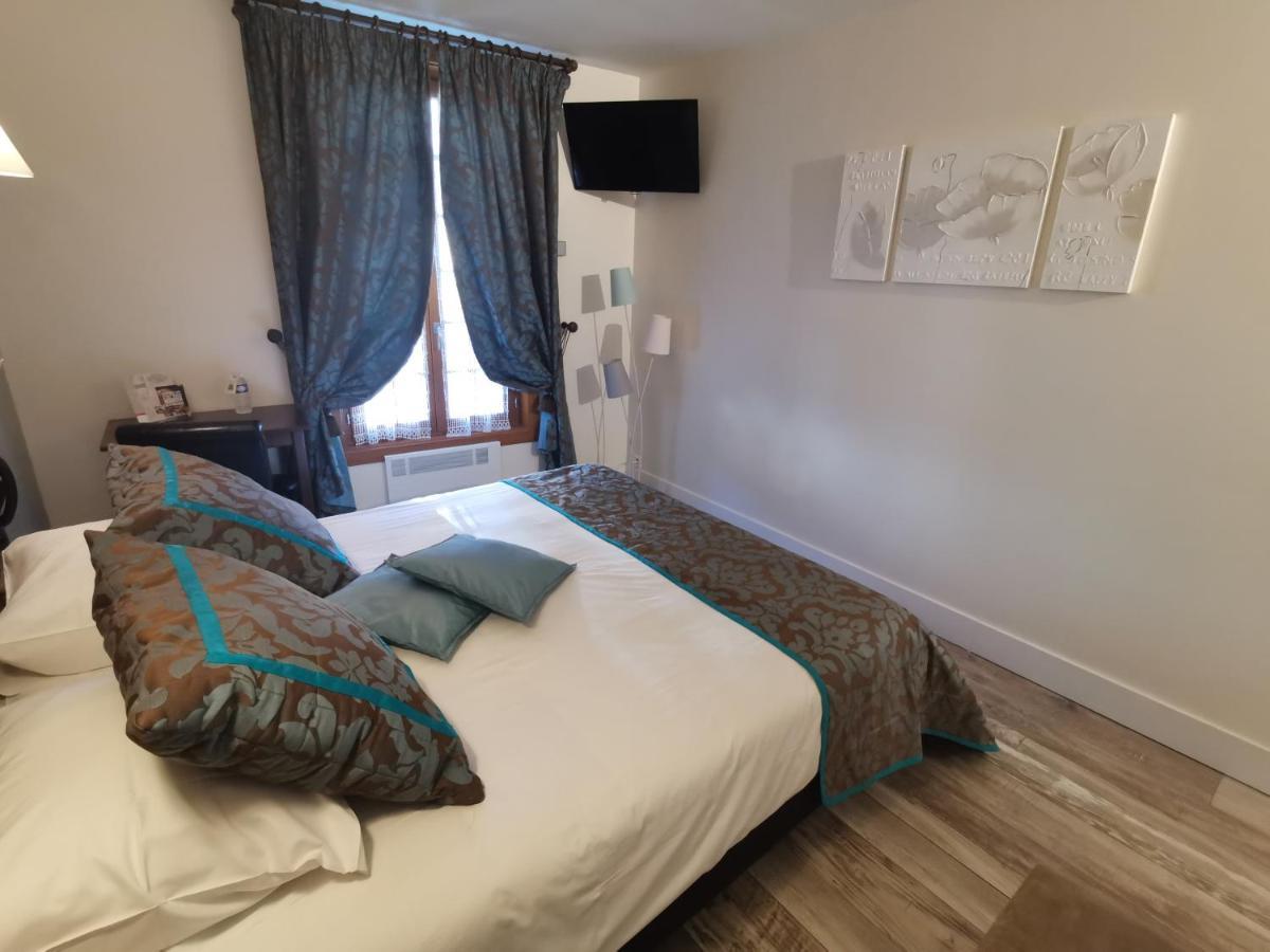 Logis Hotel-Restaurant Le Relais Hauterives Bagian luar foto