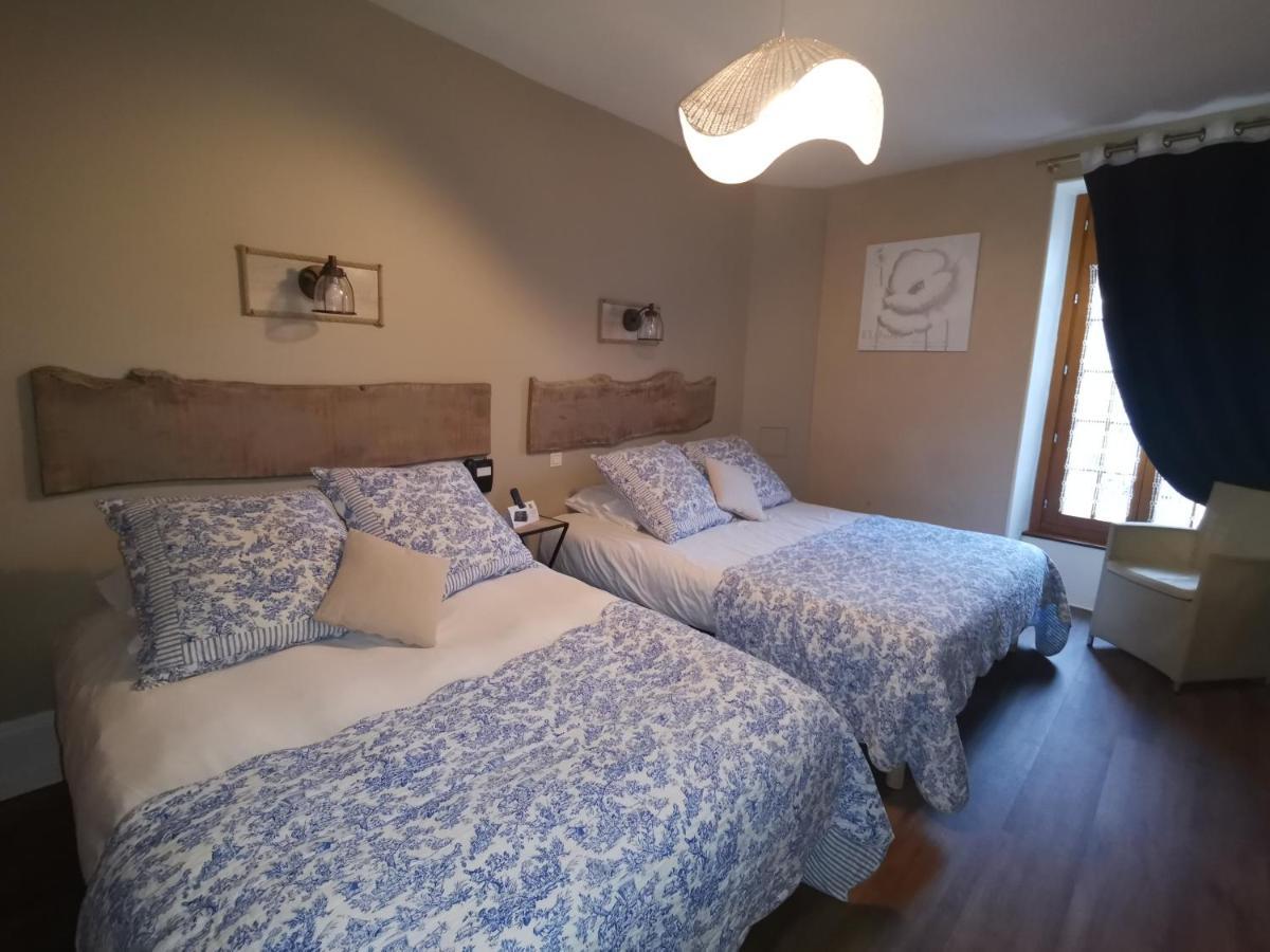 Logis Hotel-Restaurant Le Relais Hauterives Bagian luar foto