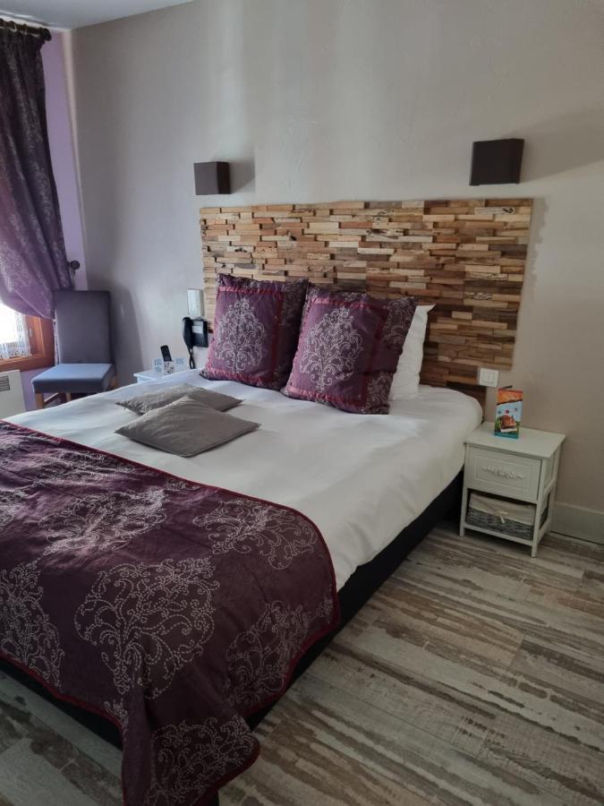 Logis Hotel-Restaurant Le Relais Hauterives Bagian luar foto