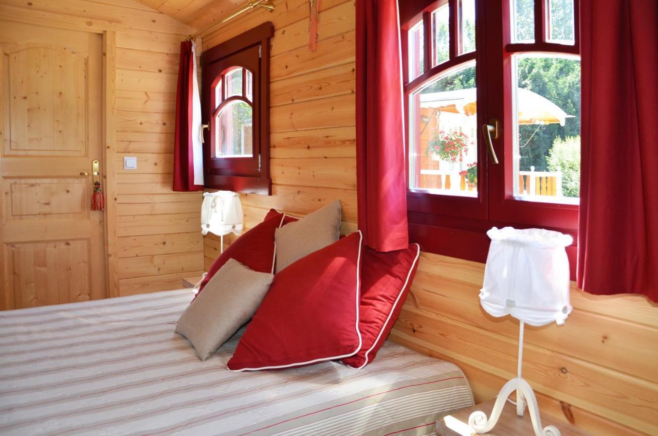 Logis Hotel-Restaurant Le Relais Hauterives Bagian luar foto