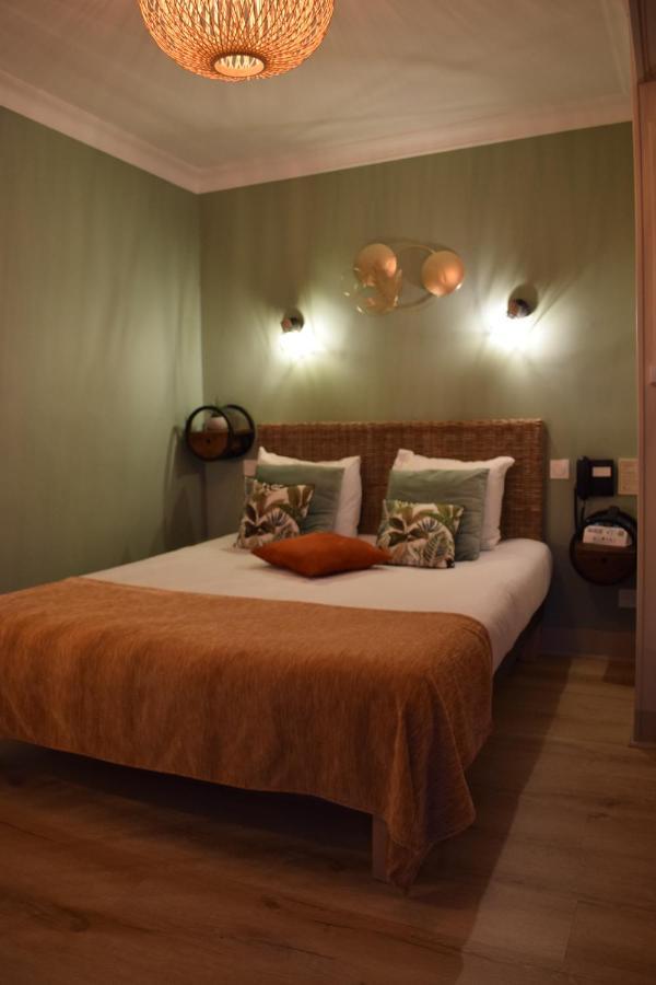 Logis Hotel-Restaurant Le Relais Hauterives Bagian luar foto