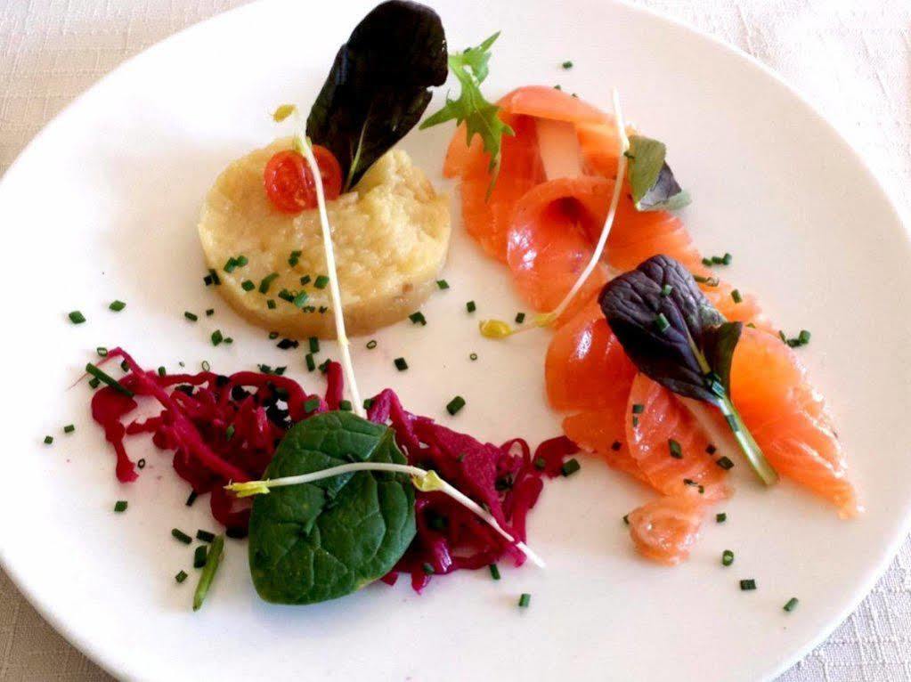 Logis Hotel-Restaurant Le Relais Hauterives Bagian luar foto